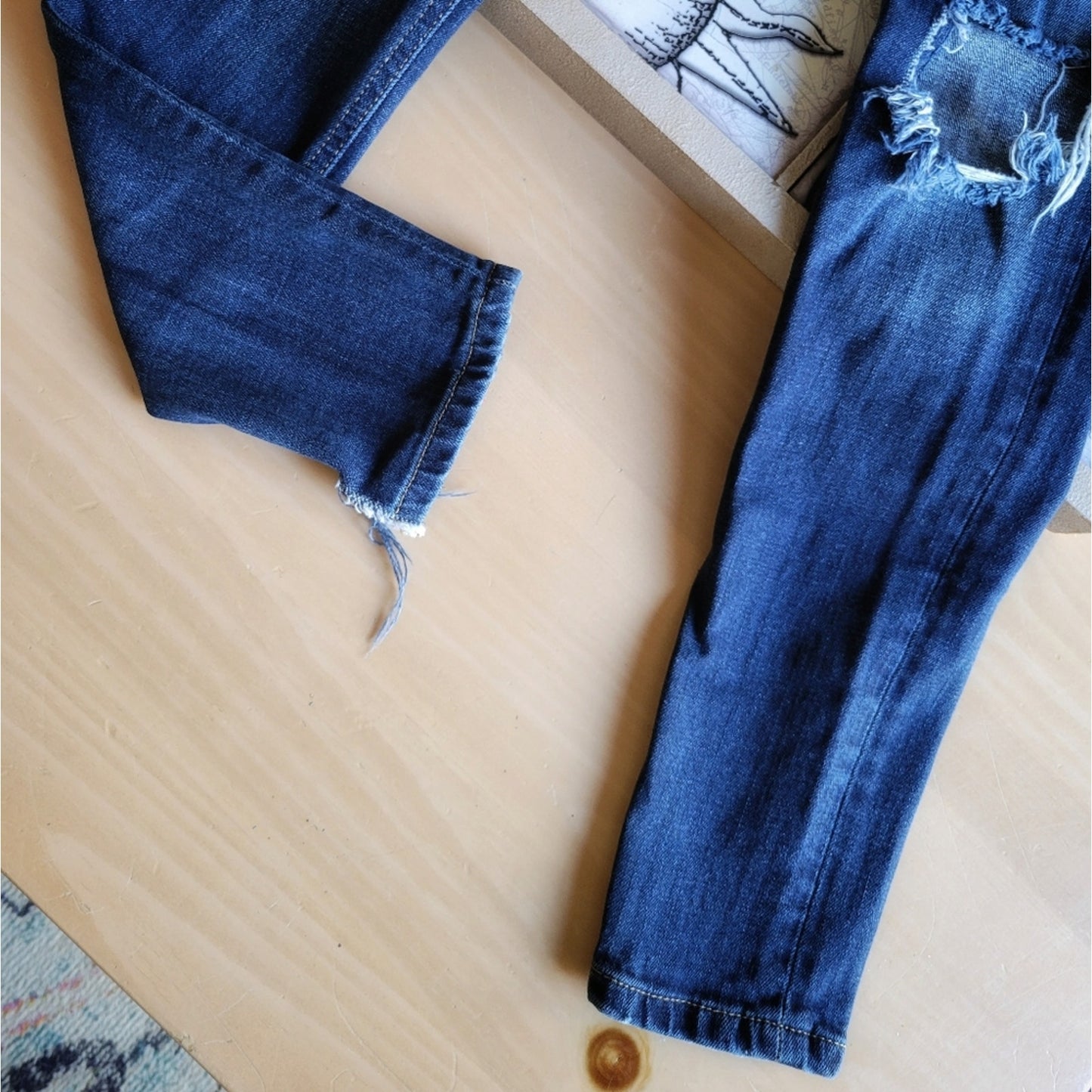 Zara NWOT Dark Wash Skinny Distressed Jean's