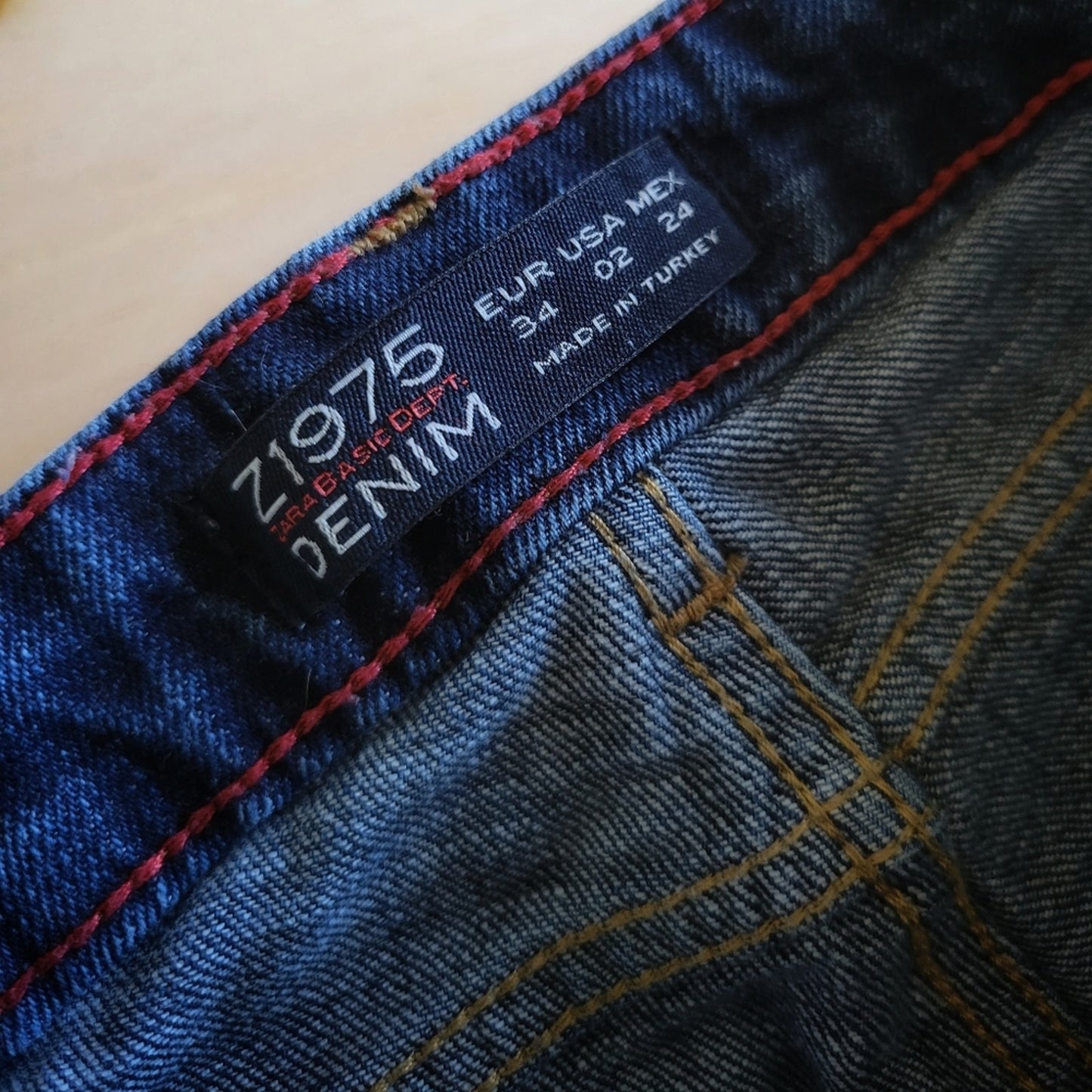 Zara NWOT Dark Wash Skinny Distressed Jean's