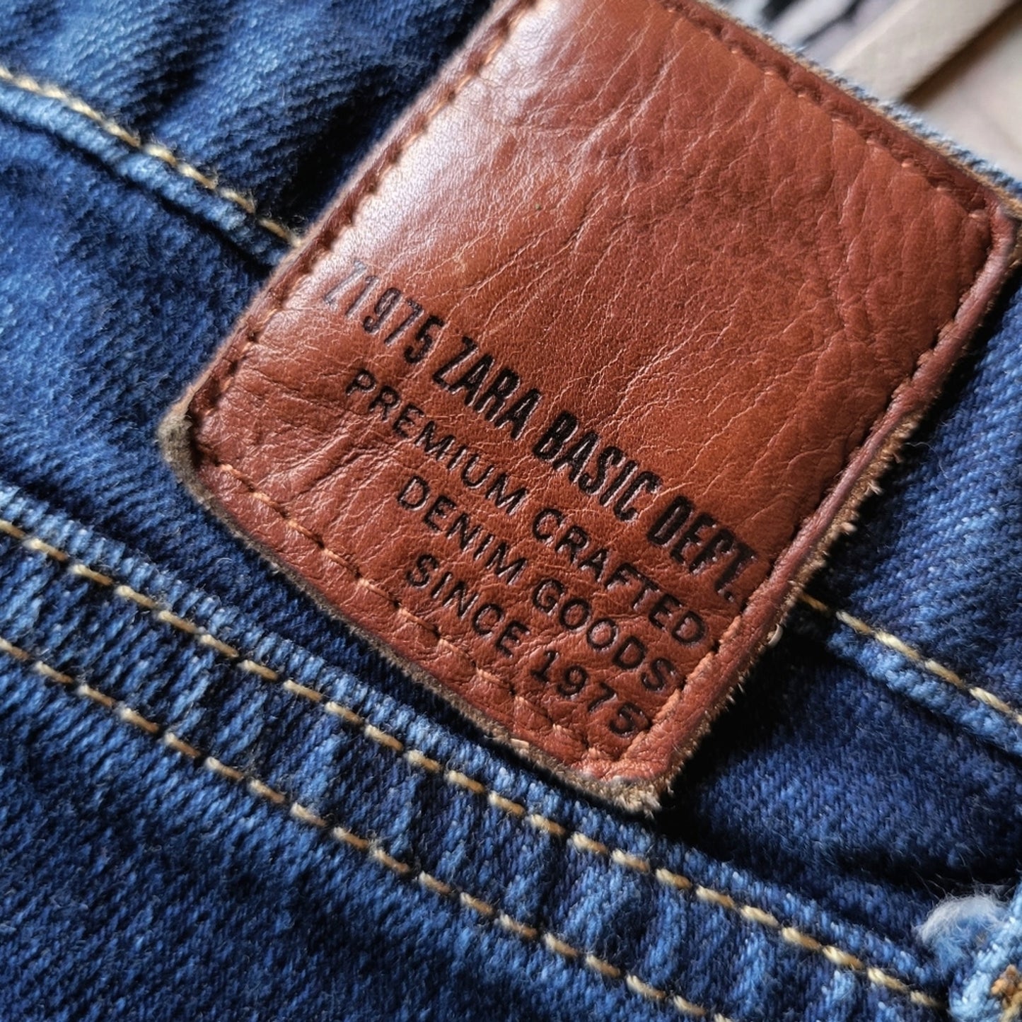 Zara NWOT Dark Wash Skinny Distressed Jean's