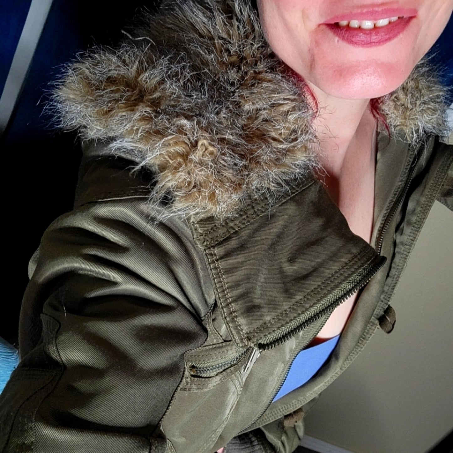 Coffee Shop Army Green Faux Fur Collar Bomber Jacket