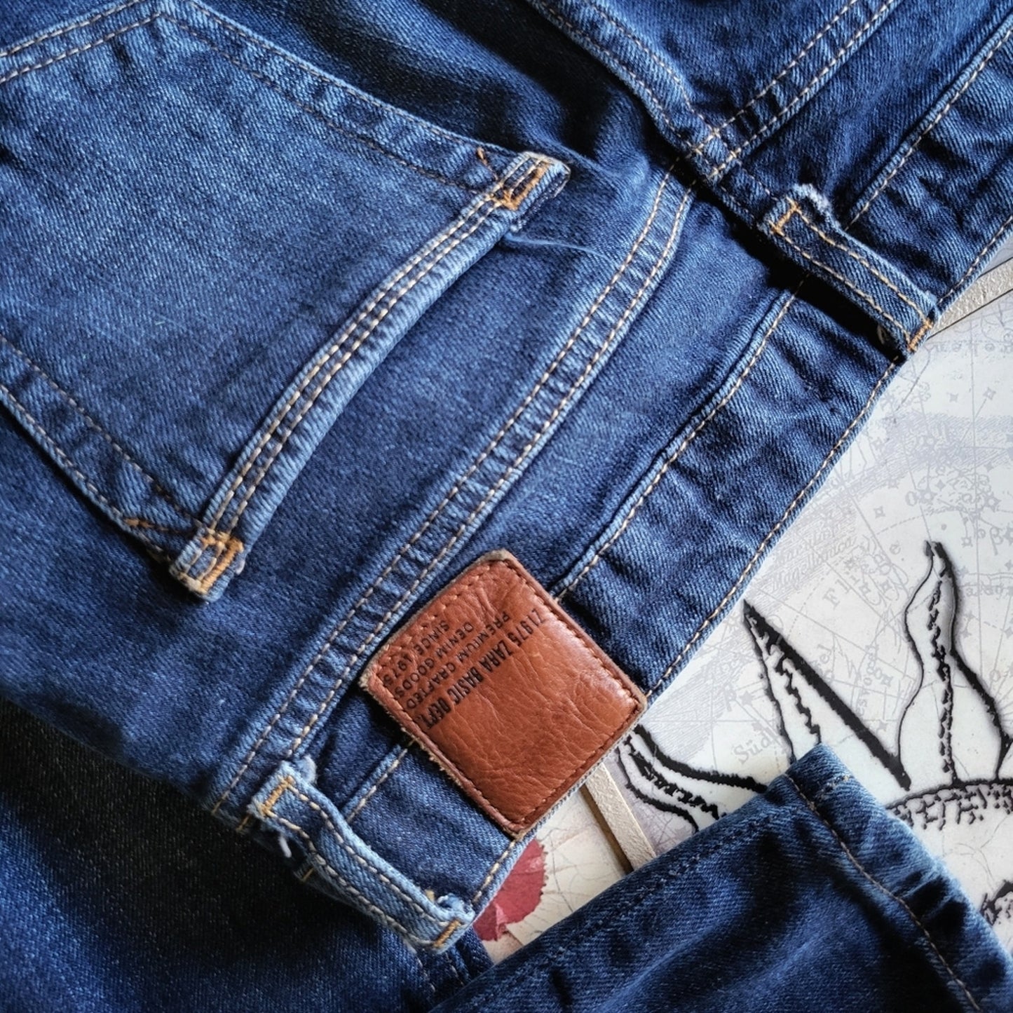 Zara NWOT Dark Wash Skinny Distressed Jean's