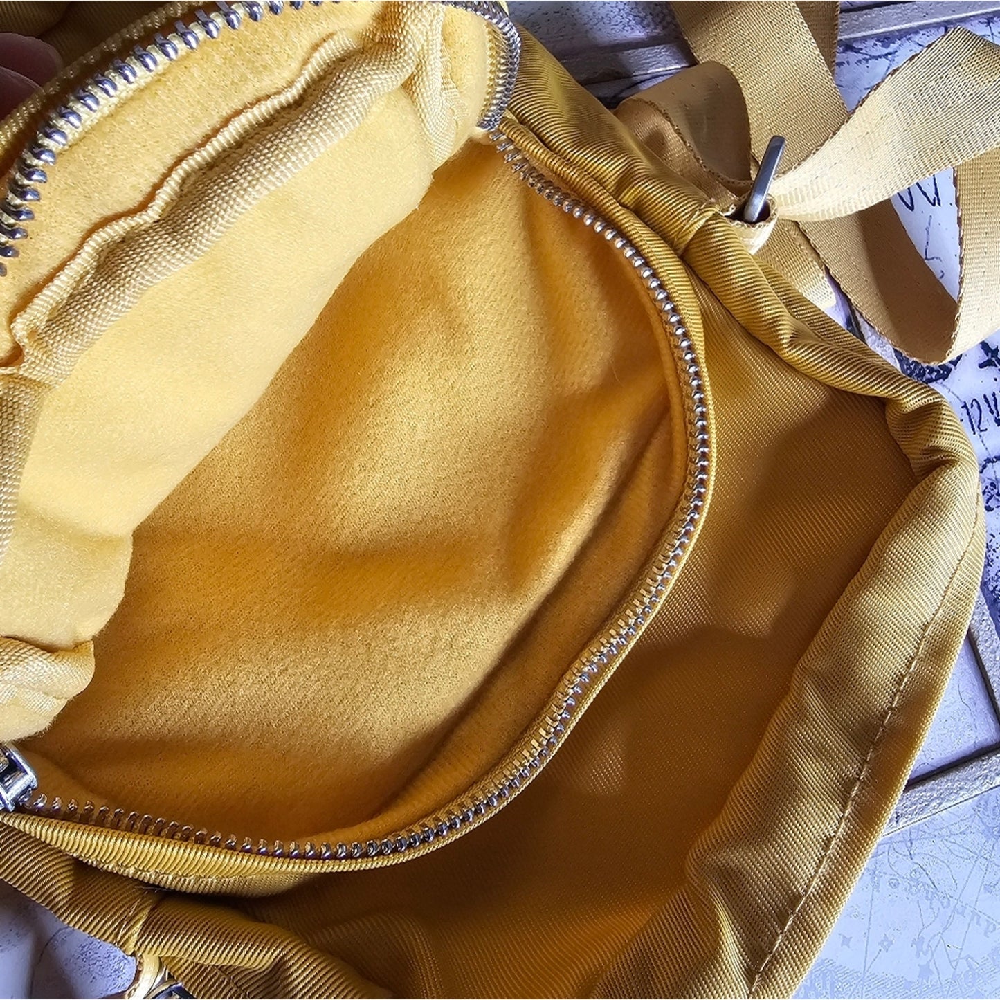 Disney Store Mickey Mouse Genuine Mouse wear Yellow Crossbody Bag