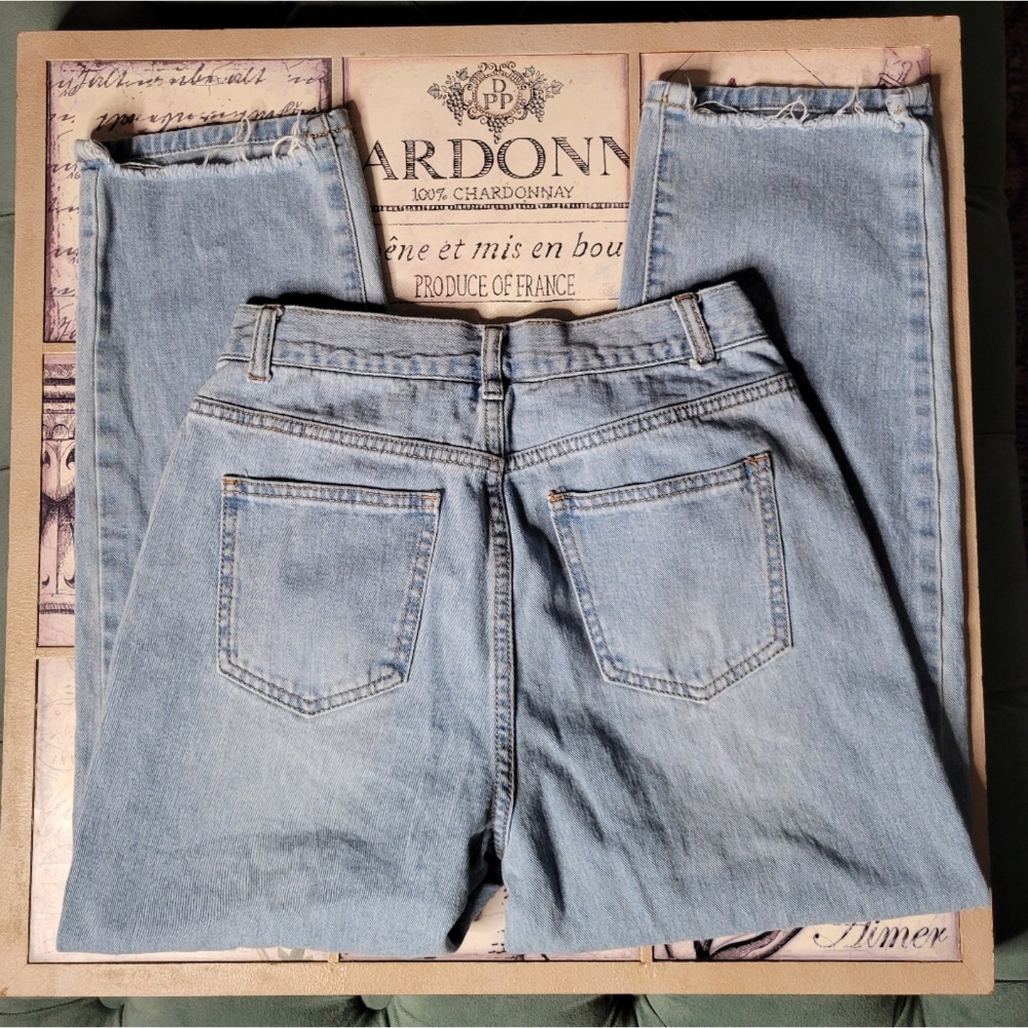 DAZY SHEIN Light Wash Cropped Distressed Jeans